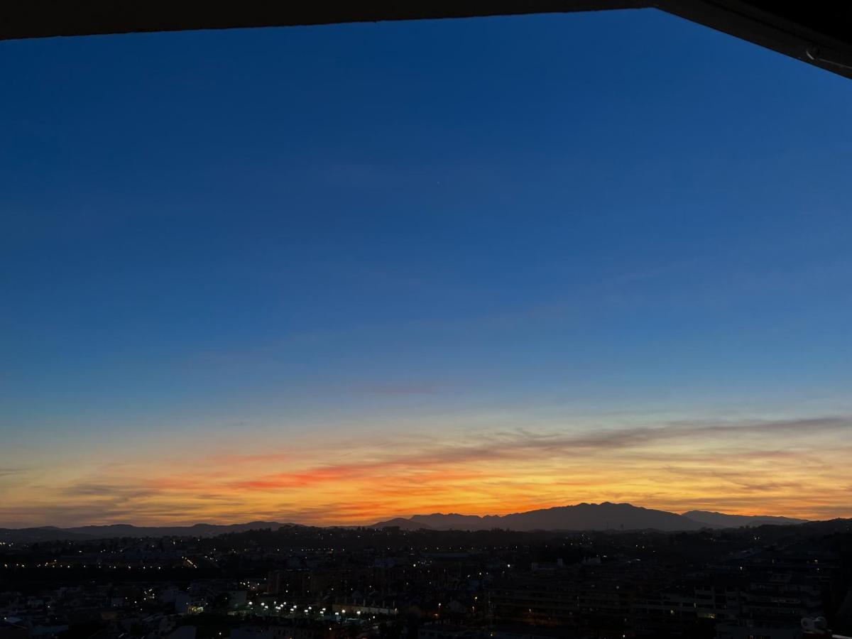 Apartamento A 900 M De La Playa Y Con Vistas Al Mar En ฟูเอนฮิโรลา ภายนอก รูปภาพ